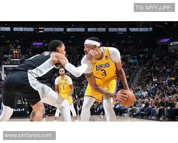 马刺与湖人第三节精彩回放全景分析与战术解读