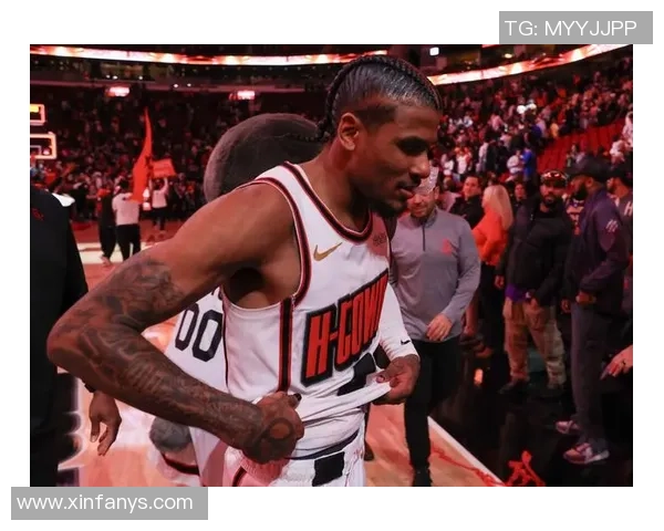 火箭与猛龙第三节精彩对决回顾，谁能掌控比赛节奏与胜利希望